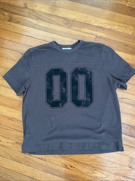 Tops - Short-Sleeve Dark Grey Graphic Tee with '00' Detail